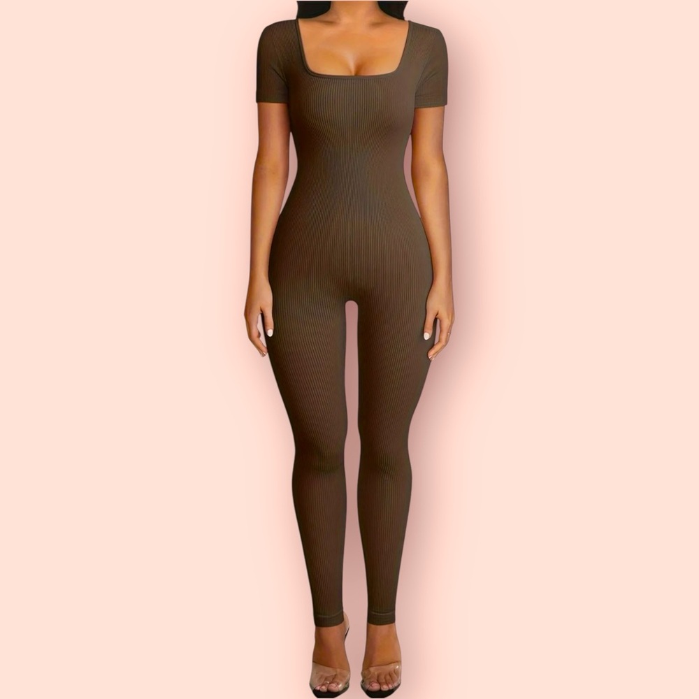 OQQ Women’s Yoga Ribbed Short Sleeve Square Neck workout Jumpsuit Large NWT